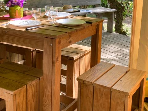 TENTE TOILE ET BOIS 5 personnes - Tente tout confort avec sanitaires