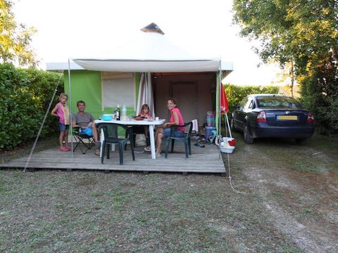 BUNGALOW TOILÉ 4 personnes - Sans sanitaires