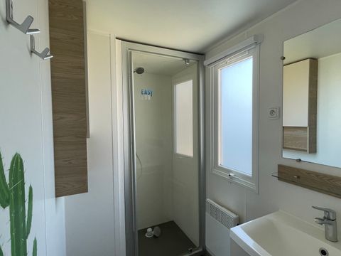 Mobilhome 4 personnes - CC 921 - 32m2 - 2 chambres - CLIM - LAVE LINGE - TV