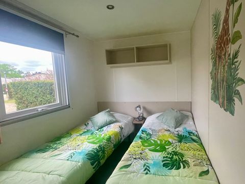Mobilhome 4 personnes - CC 921 - 32m2 - 2 chambres - CLIM - LAVE LINGE - TV