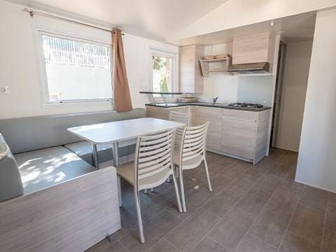 MOBILHOME 6 personnes - Confort | 3 Ch. | 6 Pers. | Terrasse surélevée | 1 SDB | Clim