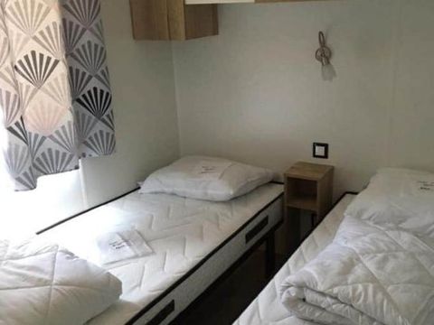 Mobilhome 8 personnes - 3 chambres 1 Sdb - 422 MFY