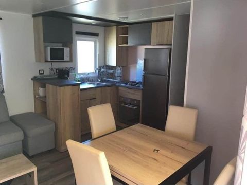 Mobilhome 8 personnes - 3 chambres 1 Sdb - 422 MFY