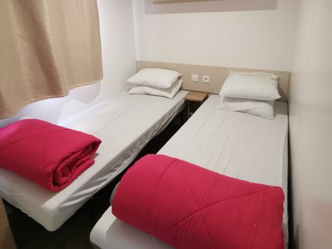 Mobilhome 8 personnes - 3 chambres 1 Sdb - C14 MFY