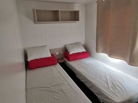 Mobilhome 8 personnes - 3 chambres 1 Sdb - C14 MFY