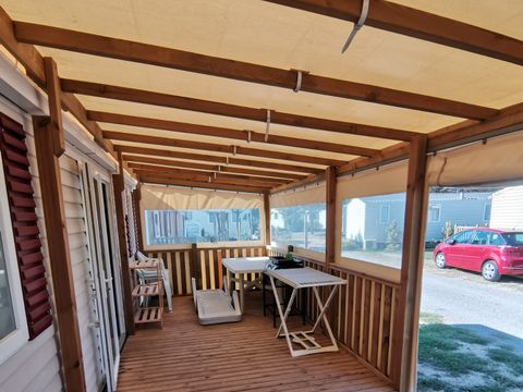 Mobilhome 8 personnes - 3 chambres 1 Sdb - C14 MFY