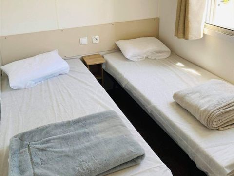 Mobilhome 8 personnes - 3 chambres 1 Sdb - H12 MFY
