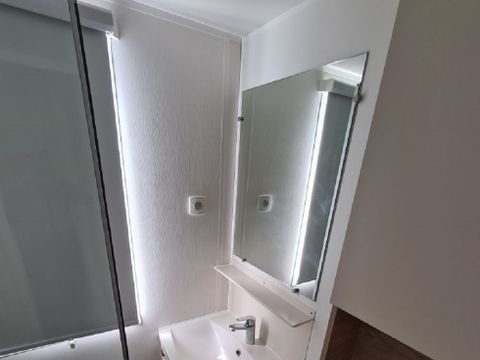 Mobilhome 8 personnes - 3 chambres 2 Sdb - E11 MFY