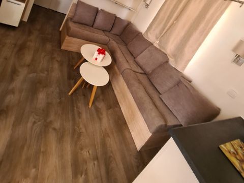 Mobilhome 8 personnes - 3 chambres 2 Sdb - E11 MFY