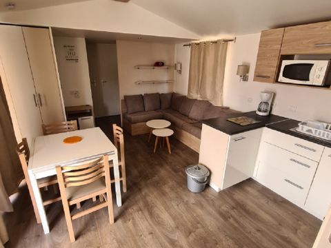 Mobilhome 8 personnes - 3 chambres 2 Sdb - E11 MFY