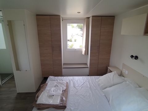 Mobilhome 8 personnes - 3 chambres 2 Sdb - 901 MFY