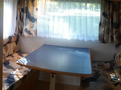 CARAVANE 3 personnes - Caravane (lits faits à l'arrivée, sans supplément)
