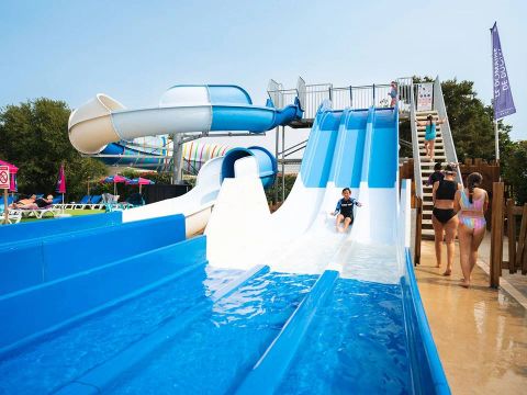 Tour Operateur et particuliers sur camping Domaine de Dugny - Funpass non inclus - Camping Loir-et-Cher - Image N°2
