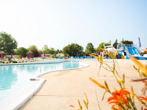 Tour Operateur et particuliers sur camping Domaine de Dugny - Funpass non inclus - Camping Loir-et-Cher