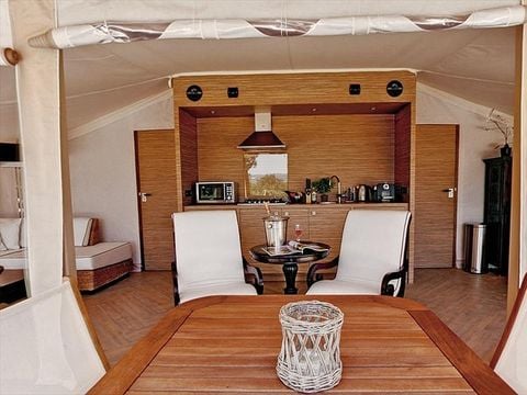 TENTE TOILE ET BOIS 4 personnes - Royal Lodge