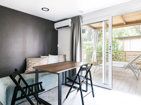 MOBILHOME 4 personnes - Deluxe Family Three-Bedroom Camping Home 4+1