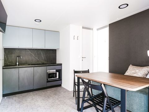 MOBILHOME 4 personnes - Deluxe Family Three-Bedroom Camping Home 4+1