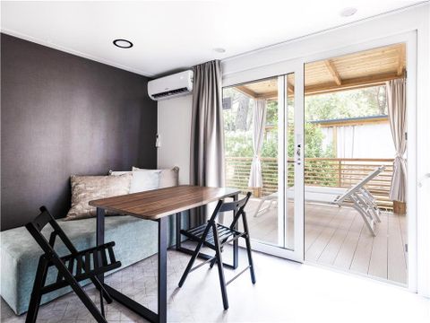 MOBILHOME 5 personnes - Deluxe Family Three-Bedroom Camping Home 4+1