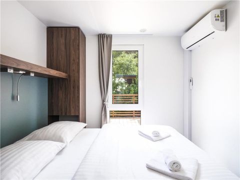 MOBILHOME 5 personnes - Deluxe Family Three-Bedroom Camping Home 4+1