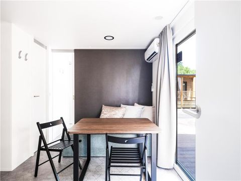 MOBILHOME 5 personnes - Deluxe Family Three-Bedroom Camping Home 4+1