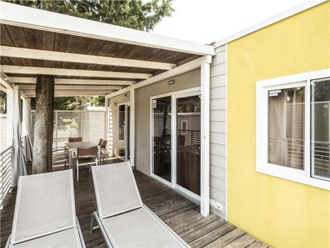 MOBILHOME 7 personnes - Premium Three-Bedroom Camping Home 6+1