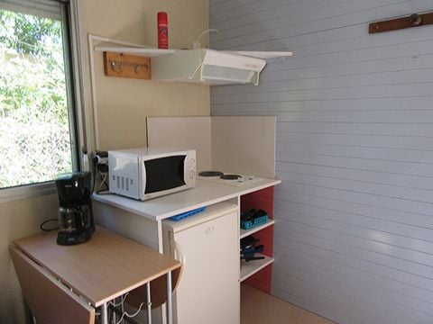 BUNGALOW 2 personnes - PLUME - sans sanitaires 12 m²