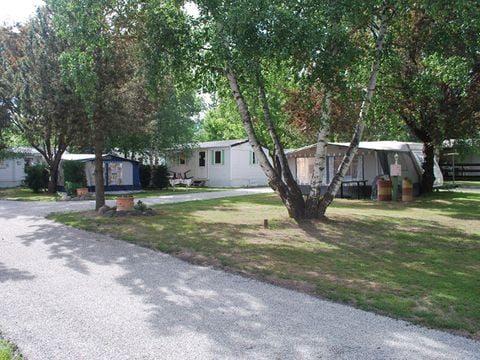 BUNGALOW 2 personnes - PLUME - sans sanitaires 12 m²