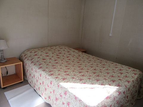 BUNGALOW 2 personnes - PLUME - sans sanitaires 12 m²