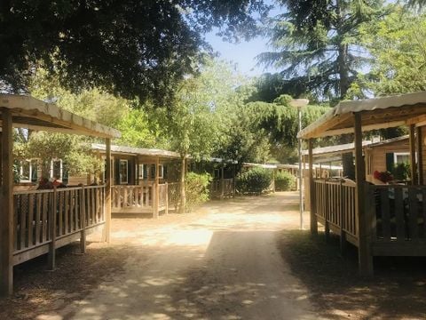 CHALET 3 personnes - Chalet Confort 16 m² - 1 chambre - climatisation (possibilité couchage d'appoint) 2 pers