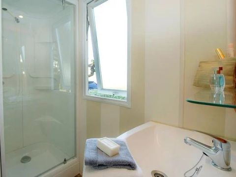 Mobilhome 6 personnes - Comfort | 3 Ch. | 6 Pers. | Terrasse Simple | 1 SDB | Clim.