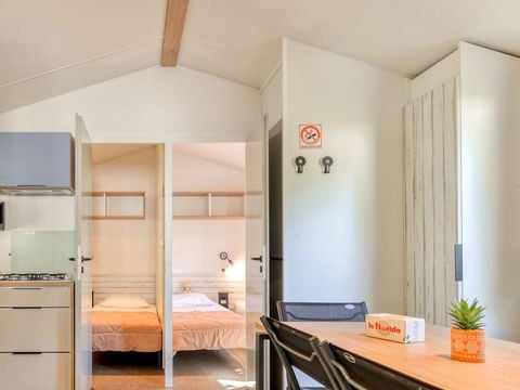 MOBILHOME 4 personnes - 2 chambres - 4 personnes, terrasse semi-couverte, Clim TV