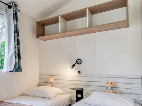 MOBILHOME 4 personnes - 2 chambres - 4 personnes, terrasse semi-couverte, Clim TV