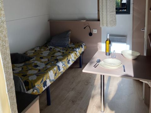 CHALET 1 personne - Standard 10m² - Douche et WC commun + Terrasse couverte