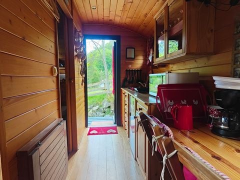 HÉBERGEMENT INSOLITE 2 personnes - Roulotte Gentiane 12 M²
