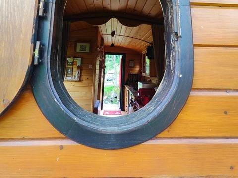 HÉBERGEMENT INSOLITE 2 personnes - Roulotte Gentiane 12 M²