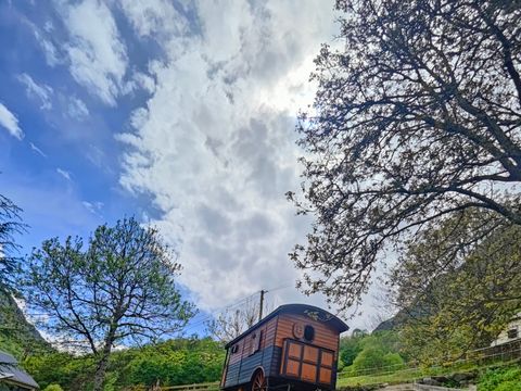 HÉBERGEMENT INSOLITE 2 personnes - Roulotte Gentiane 12 M²
