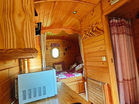 HÉBERGEMENT INSOLITE 2 personnes - Roulotte Gentiane 12 M²