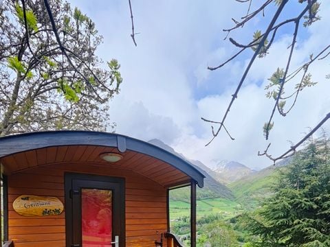 HÉBERGEMENT INSOLITE 2 personnes - Roulotte Gentiane 12 M²