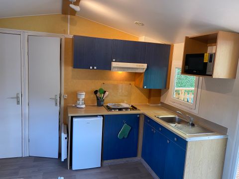MOBILHOME 4 personnes - AULUS : 1 salle d'eau sans terrasse couverte