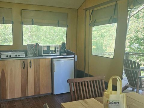 TENTE TOILE ET BOIS 5 personnes - Tente SAFARI LODGE NATURE 42m²/ 2 chambres - terrasse couverte (sans sanitaire privatif)