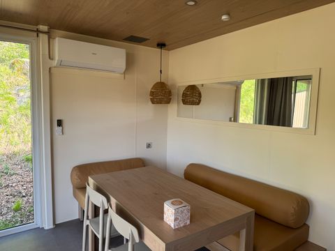 MOBILHOME 4 personnes - Confort Premium Living - Clim/Lave-vaisselle - Draps et serviettes inclus (Animaux Interdits)