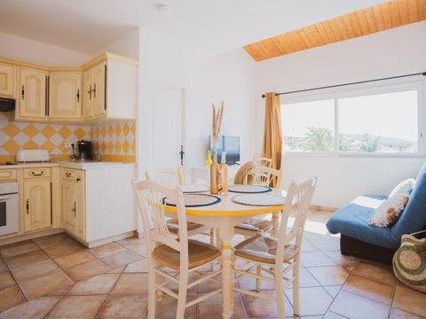 APPARTEMENT 4 personnes - Appartement 3 pièces Mezzanine 45m² - 2 chambres - Climatisation et TV - Vue mer et piscine