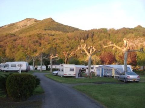 Camping Le Ruisseau Blanc - Camping Hautes-Pyrenees