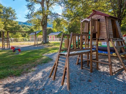 Camping A l'Ombre des Tilleuls - Camping Hautes-Pyrénées