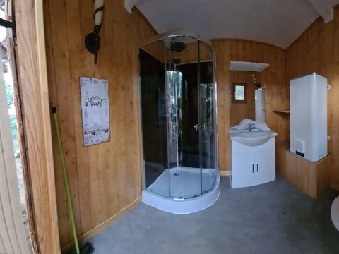 HÉBERGEMENT INSOLITE 2 personnes - Tipi & Spa + cadeau de bienvenue