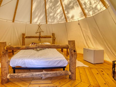 HÉBERGEMENT INSOLITE 2 personnes - Tipi & Spa + cadeau de bienvenue
