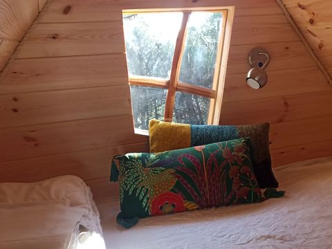 HÉBERGEMENT INSOLITE 2 personnes - Cabane Enchantée