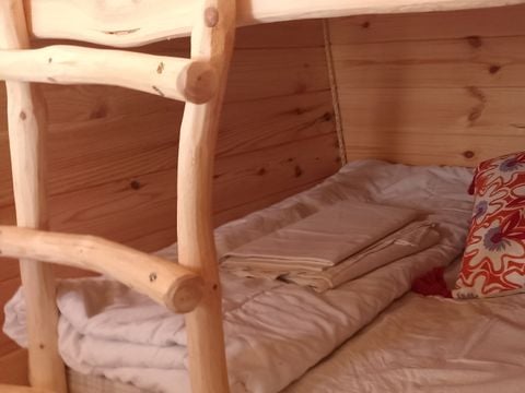 HÉBERGEMENT INSOLITE 2 personnes - Cabane Enchantée