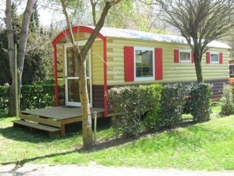 HÉBERGEMENT INSOLITE 4 personnes - ROULOTTE - sans sanitaires 18 m²