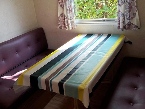 MOBILHOME 4 personnes - (sans sanitaires)